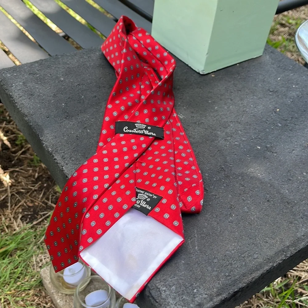 Countess Mara Red tie